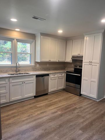 1060 Boulevard Road, Sumter, SC 29153