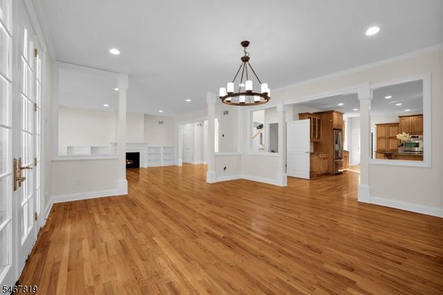8 Chapel Hill Ct, Cedar Grove Twp., NJ 07009