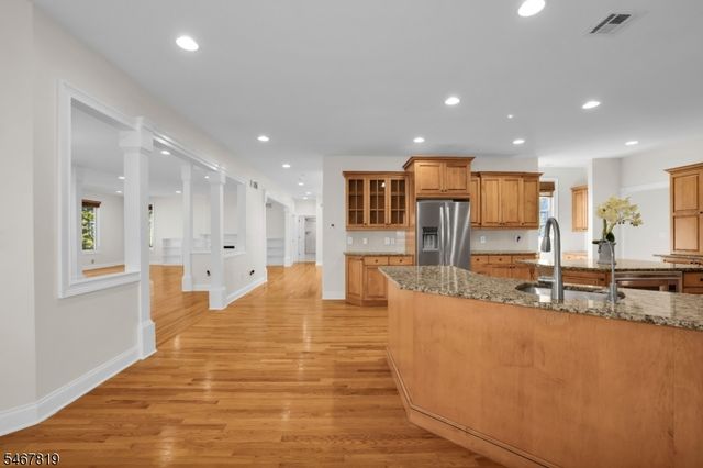 8 Chapel Hill Ct, Cedar Grove Twp., NJ 07009