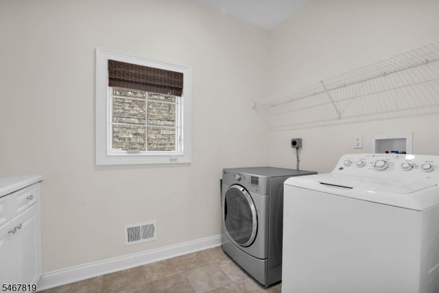 8 Chapel Hill Ct, Cedar Grove Twp., NJ 07009