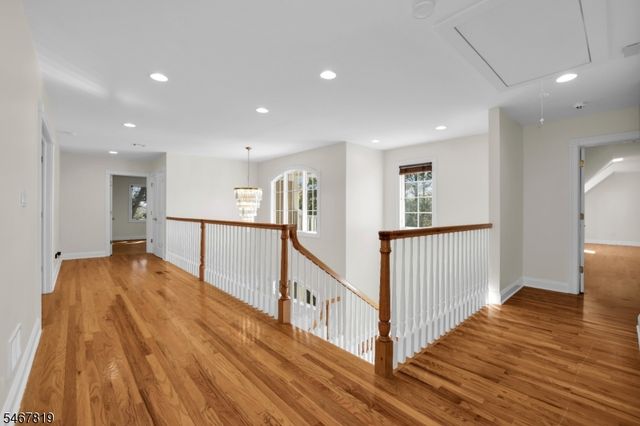 8 Chapel Hill Ct, Cedar Grove Twp., NJ 07009