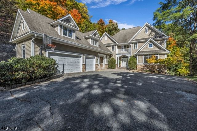 8 Chapel Hill Ct, Cedar Grove Twp., NJ 07009