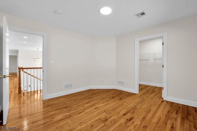 8 Chapel Hill Ct, Cedar Grove Twp., NJ 07009