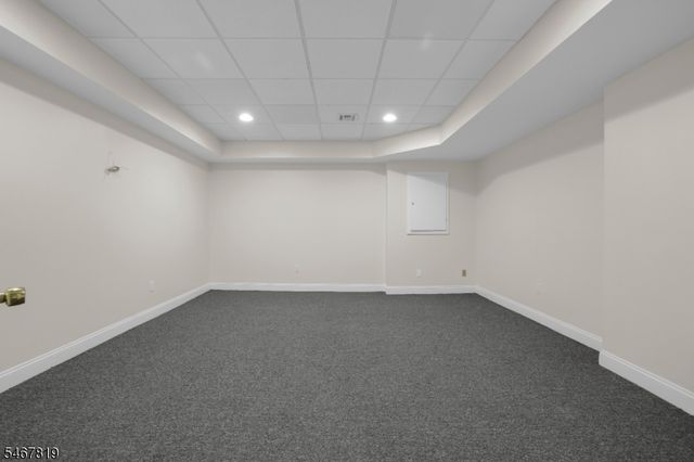 8 Chapel Hill Ct, Cedar Grove Twp., NJ 07009
