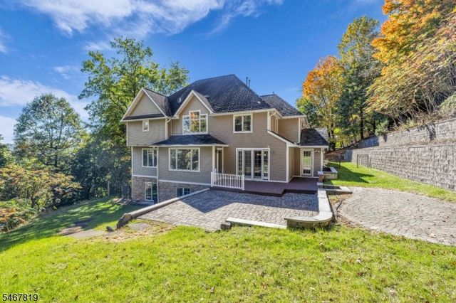 8 Chapel Hill Ct, Cedar Grove Twp., NJ 07009