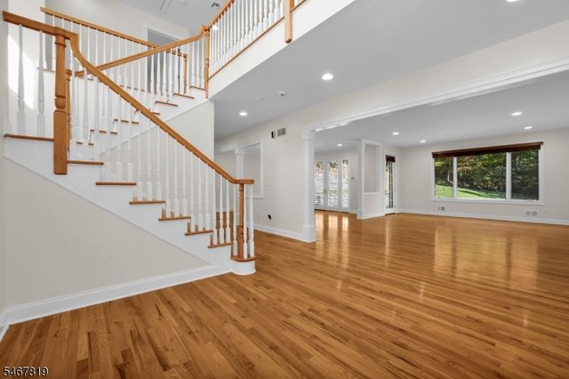 8 Chapel Hill Ct, Cedar Grove Twp., NJ 07009