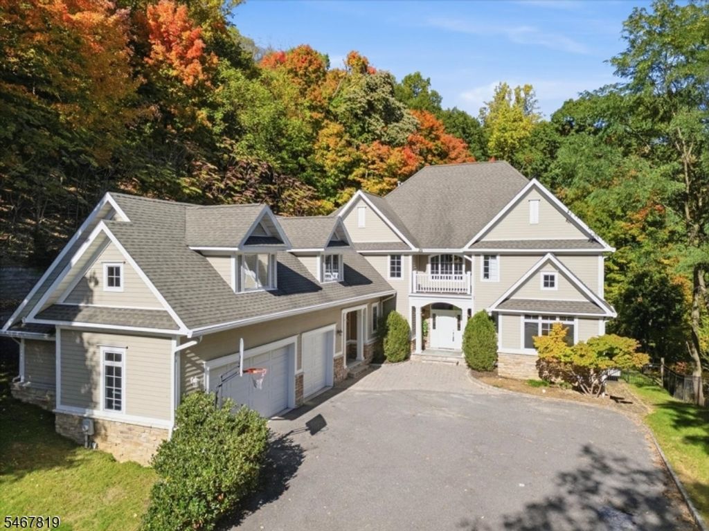 8 Chapel Hill Ct, Cedar Grove Twp., NJ 07009 — exterior