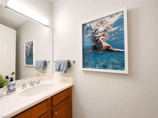 1367 Artesia DR E 302, Naples, FL 34113