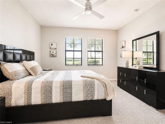 1367 Artesia DR E 302, Naples, FL 34113