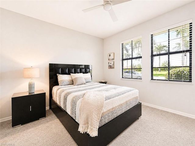 1367 Artesia DR E 302, Naples, FL 34113