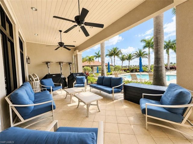 1367 Artesia DR E 302, Naples, FL 34113