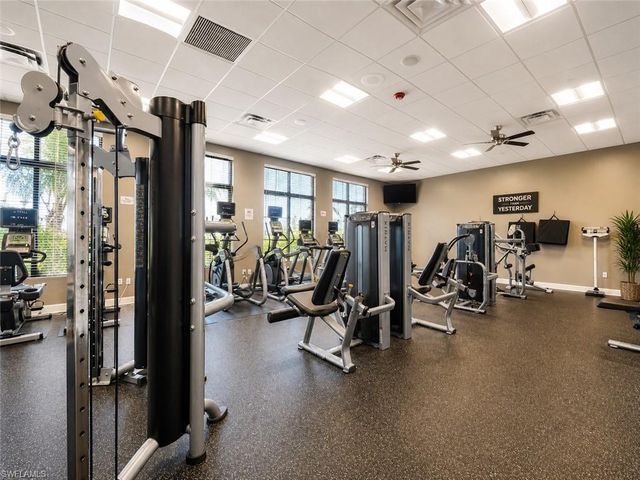 1367 Artesia DR E 302, Naples, FL 34113
