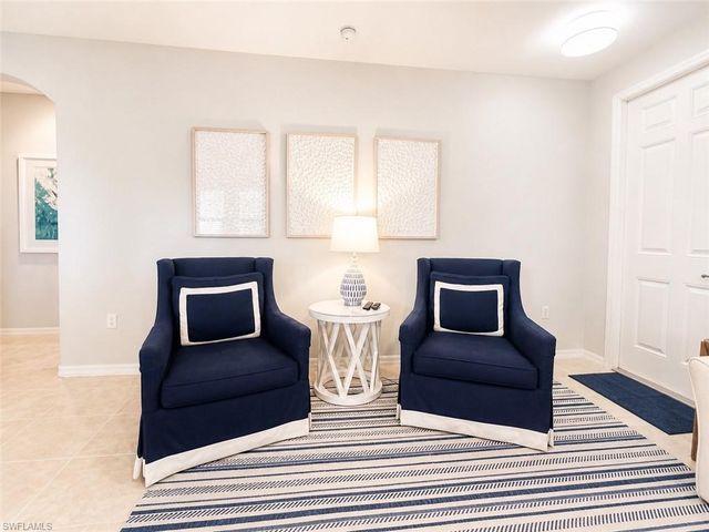 1367 Artesia DR E 302, Naples, FL 34113