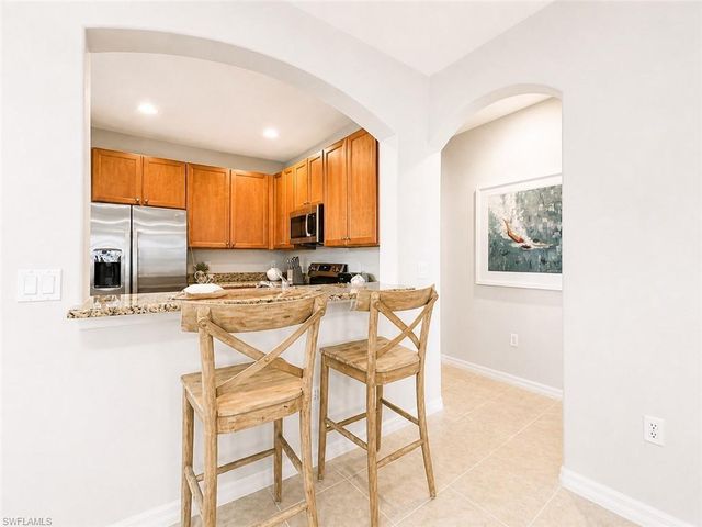 1367 Artesia DR E 302, Naples, FL 34113