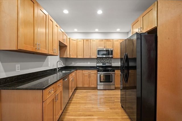 7 Chadwick St, Worcester, MA 01605