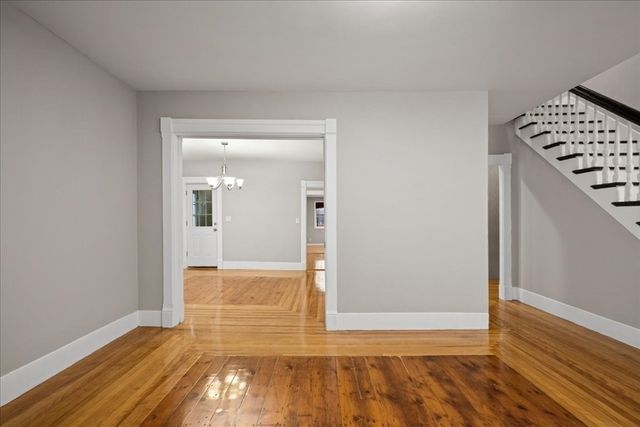 7 Chadwick St, Worcester, MA 01605