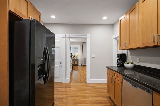 7 Chadwick St, Worcester, MA 01605