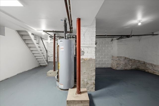 7 Chadwick St, Worcester, MA 01605