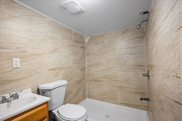 7 Chadwick St, Worcester, MA 01605