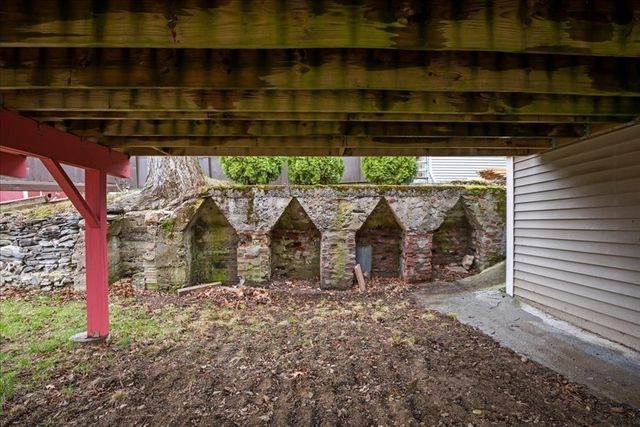 7 Chadwick St, Worcester, MA 01605