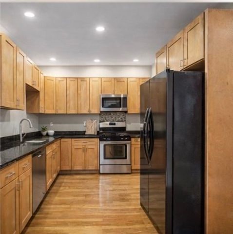 7 Chadwick St, Worcester, MA 01605