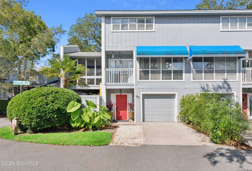 207 Pelican Place, St. Simons Island, GA 31522