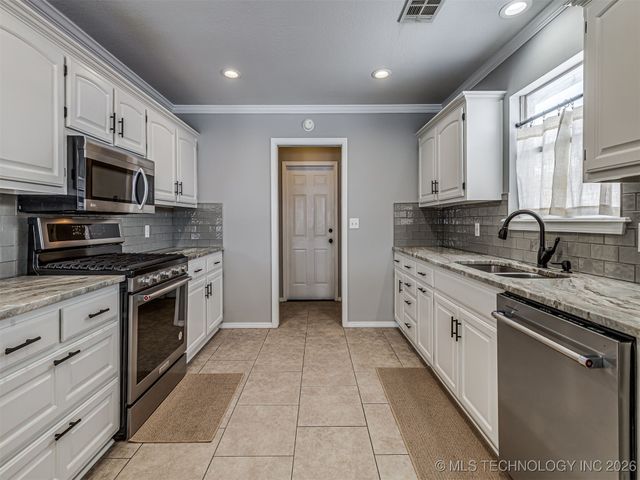 12410 E 80th Court North, Owasso, OK 74055