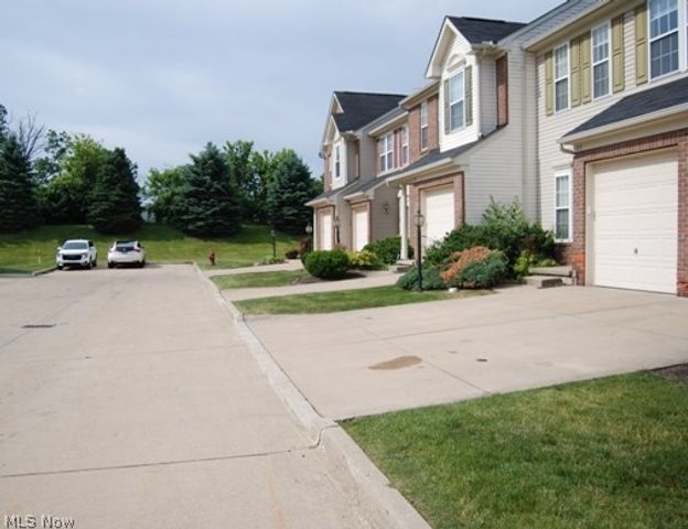 105 Limestone Court, Berea, OH 44017