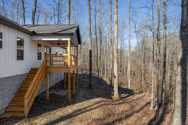 72 Periwinkle Path, Leoma, TN 38468