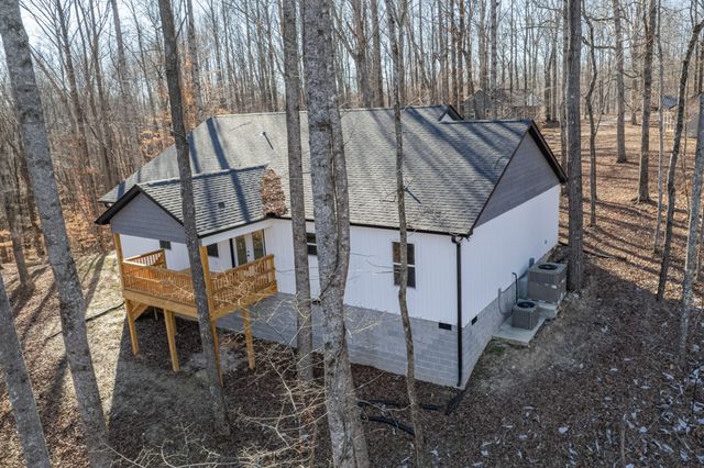 72 Periwinkle Path, Leoma, TN 38468