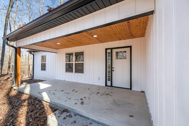 72 Periwinkle Path, Leoma, TN 38468