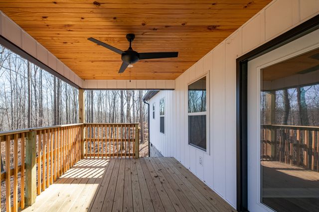 72 Periwinkle Path, Leoma, TN 38468