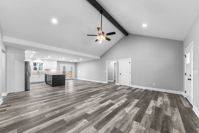 72 Periwinkle Path, Leoma, TN 38468