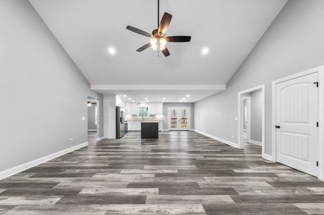 72 Periwinkle Path, Leoma, TN 38468