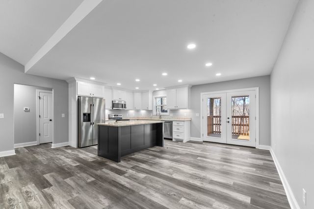 72 Periwinkle Path, Leoma, TN 38468