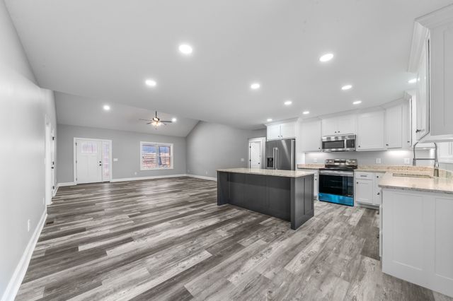 72 Periwinkle Path, Leoma, TN 38468