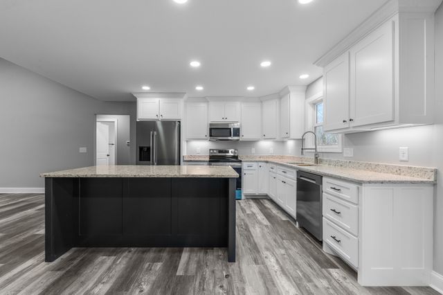 72 Periwinkle Path, Leoma, TN 38468