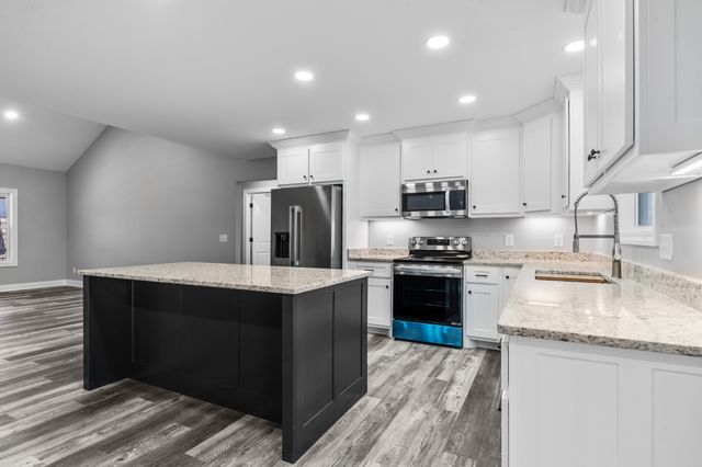 72 Periwinkle Path, Leoma, TN 38468