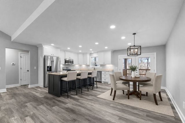 72 Periwinkle Path, Leoma, TN 38468