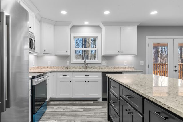 72 Periwinkle Path, Leoma, TN 38468