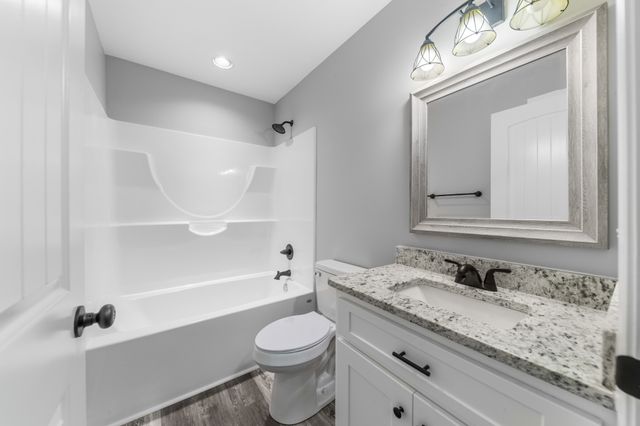 72 Periwinkle Path, Leoma, TN 38468