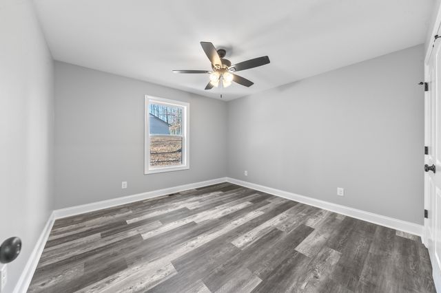 72 Periwinkle Path, Leoma, TN 38468