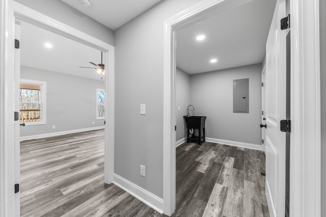 72 Periwinkle Path, Leoma, TN 38468