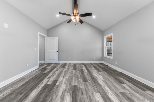 72 Periwinkle Path, Leoma, TN 38468