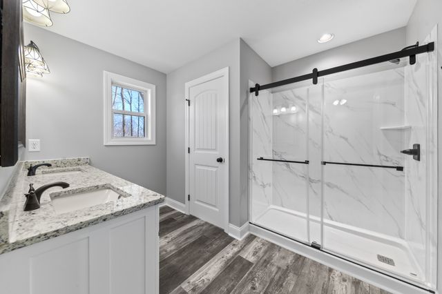 72 Periwinkle Path, Leoma, TN 38468