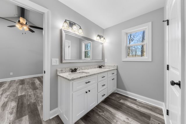 72 Periwinkle Path, Leoma, TN 38468