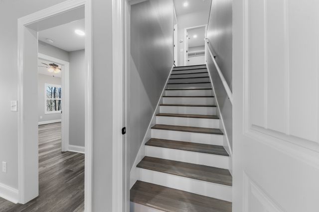 72 Periwinkle Path, Leoma, TN 38468