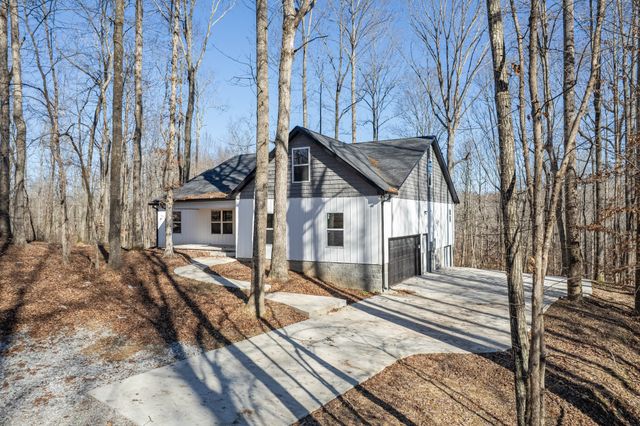 72 Periwinkle Path, Leoma, TN 38468