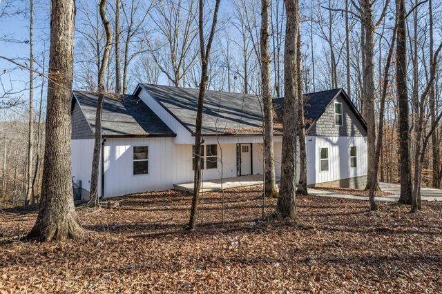 72 Periwinkle Path, Leoma, TN 38468
