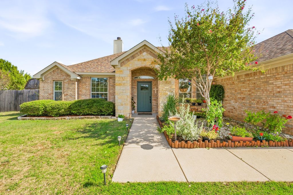 3128 Meandering Way, Granbury, TX 76049 — photo 2